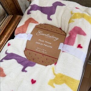 Everlasting comfort dachshund cozy print plush Throw Blanket. Size 60” x 70”.